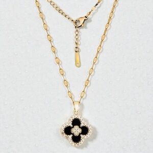 Clover Necklace 18k Gold-Plated Brass with box